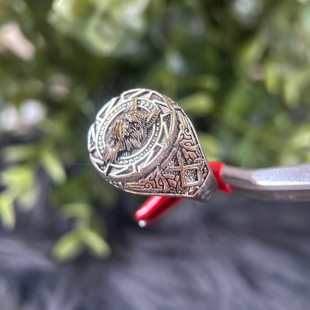 Silver Wolf Ring - Picture 3 of 6